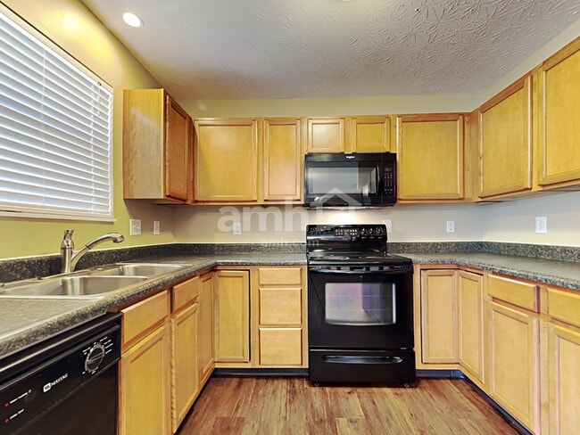 Photo - 6908 Lucia Dr