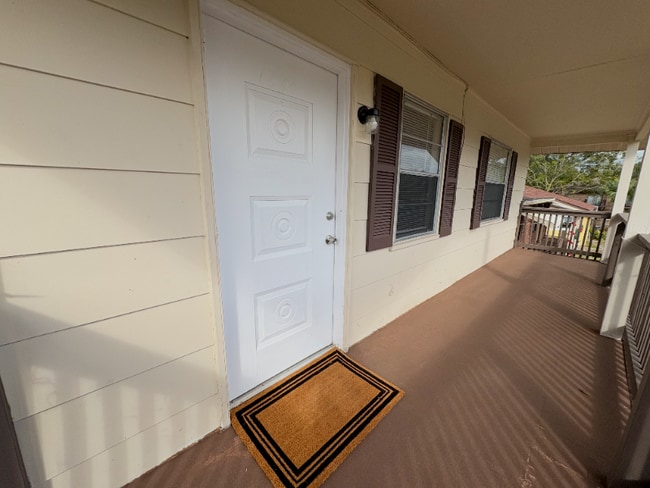 Building Photo - 1334 Lake Bonny Dr W