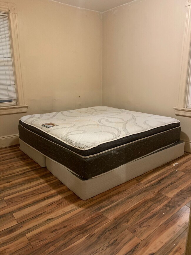 Photo - 721 Potters Ave Unit 1