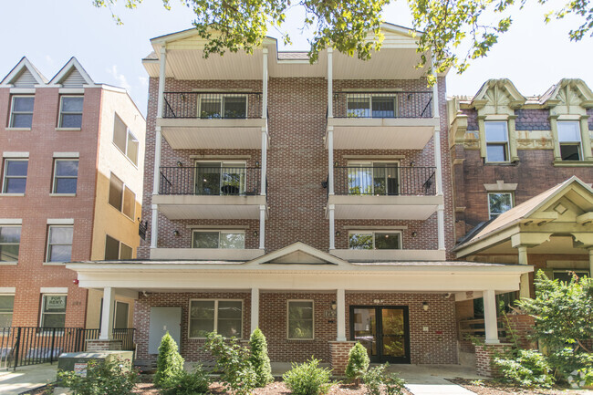 Building Photo - The Gardens on 45th Street Rental