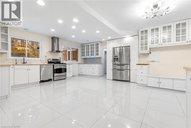Photo - 145 Wolfdale Ave