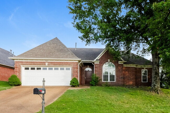 Building Photo - 9921 Greenalder Cove N