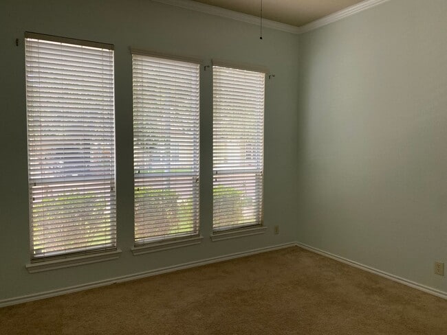 Photo - Beautiful 3 bedroom townhome available for rent for ASAP move in!!!! Medical Center Area!!!