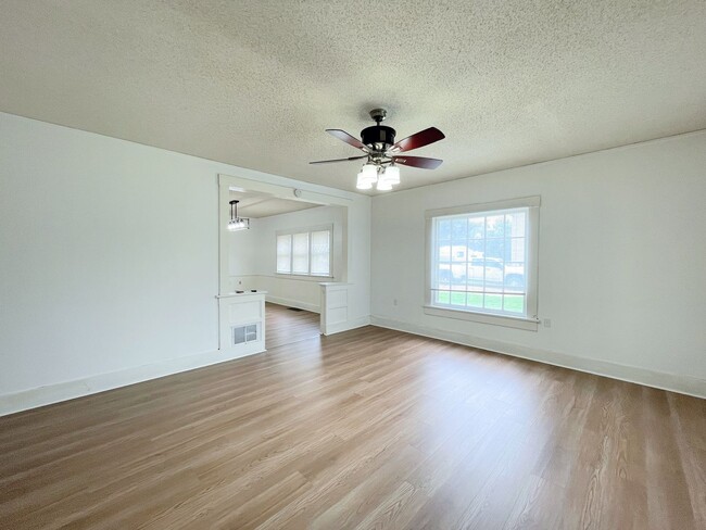 Photo - Updated 3 bedroom home