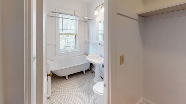 Photo - Lor-West Apartments