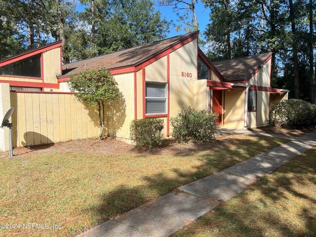 Building Photo - 8160 San Jose Manor Dr E Rental