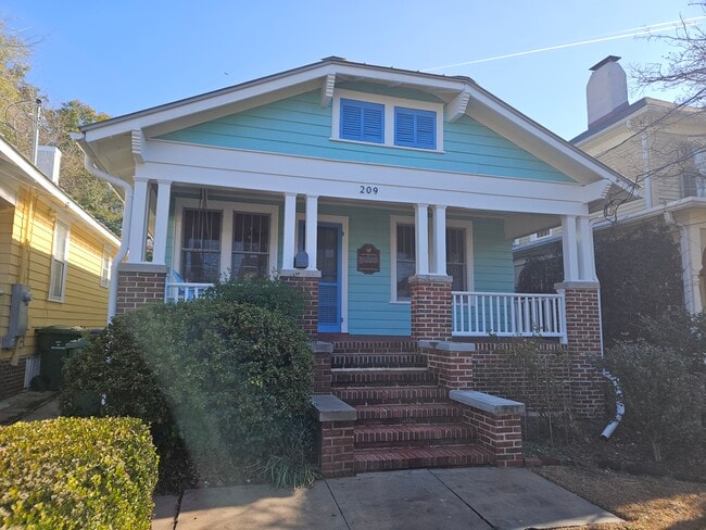 Photo - 209 S 2nd St