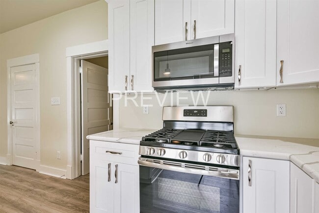 Photo - 221 11th Ave N