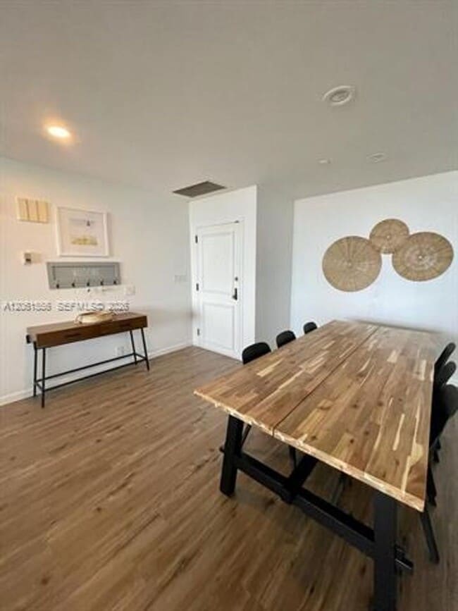 Photo - 151 Crandon Blvd
