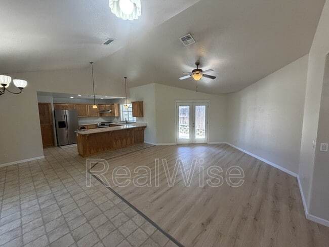 Photo - 1388 SW Kellenbeck Ave