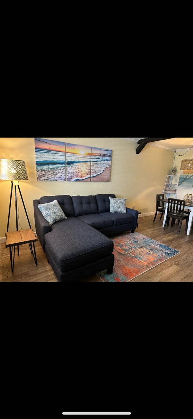 living room - 6700 1st Ave S Unit #111