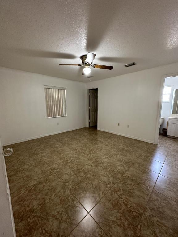 Photo - 4924 Patricia St