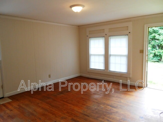 Photo - 212 Campbell Ave