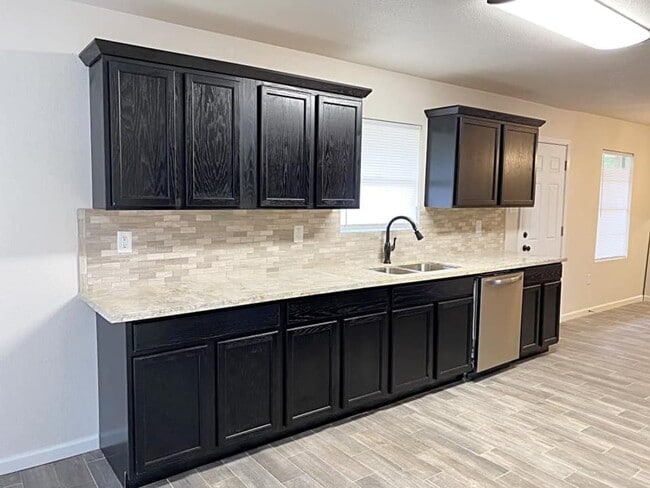 Photo - 119 Pinevale Way