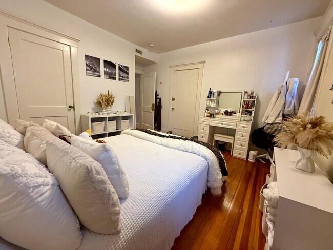 Photo - 209 Chestnut Hill Ave Unit 1