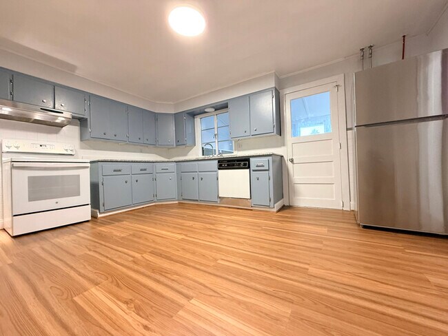 Photo - 1109-1111 Mill St Unit 1109