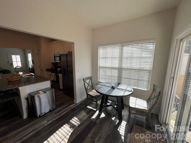 Photo - 19505 Meridian St