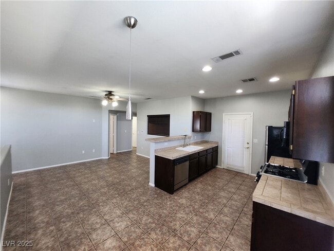 Building Photo - 1500 Ruby Cliffs Ln Unit 204