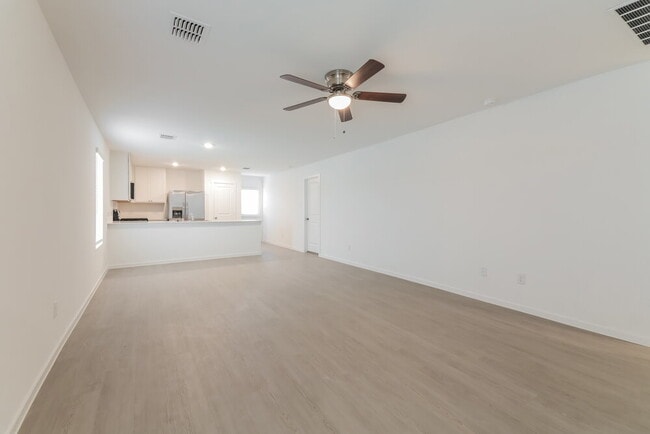 Photo - 1040 Calley Pear Trl