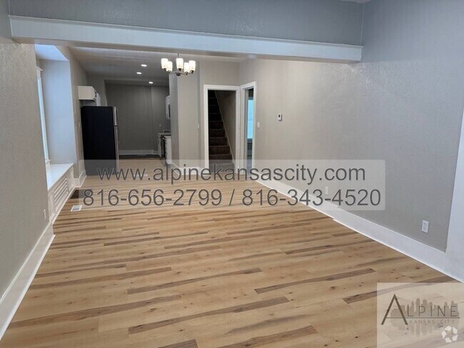 Building Photo - Updated Midtown Home Available