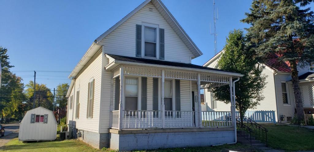 Photo - 134 E Franklin St House