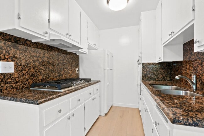 Photo - 1550 S Saltair Ave Apartamento Unidad 2