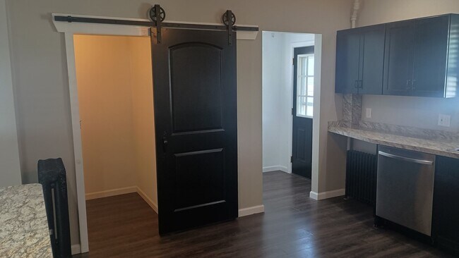 1005 Clark St Unit 1005 Clark St