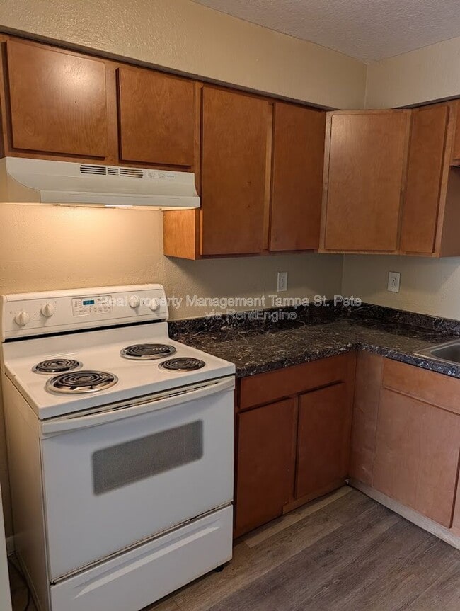 Photo - 8429 N 39th St Unidad 3