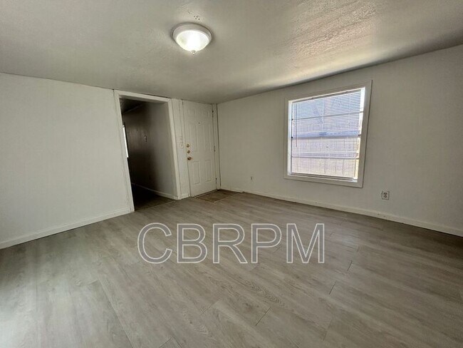 Photo - 2305 27th St