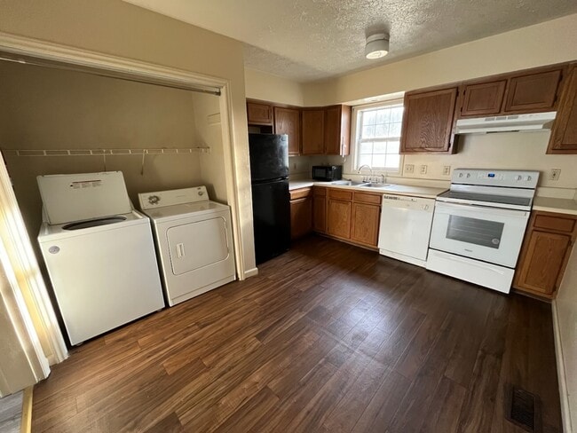 Photo - 4864 National Rd Unit 1C