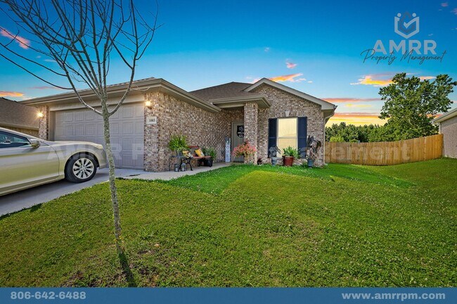 Building Photo - Spacious 3-Bedroom Home – Your Perfect Fam...