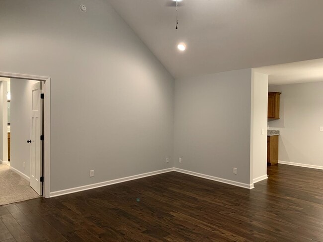 Photo - 3 Bedroom 2 Bath Home in Shelbyville