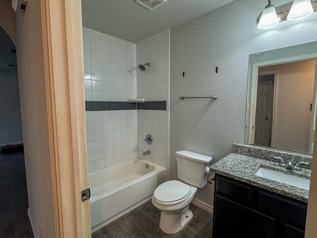 Photo - 3812 Eutopia St