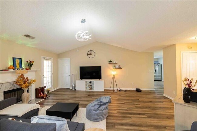 Photo - 199 Amelia Creek Way SE