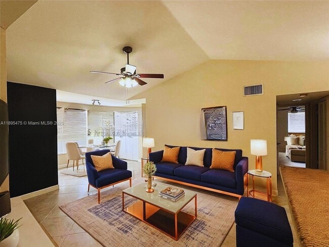 Photo - 2926 S University Dr Unidad 6307