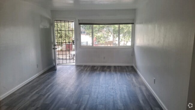 Building Photo - 621 Grand Fir Ave Unit 3 Rental