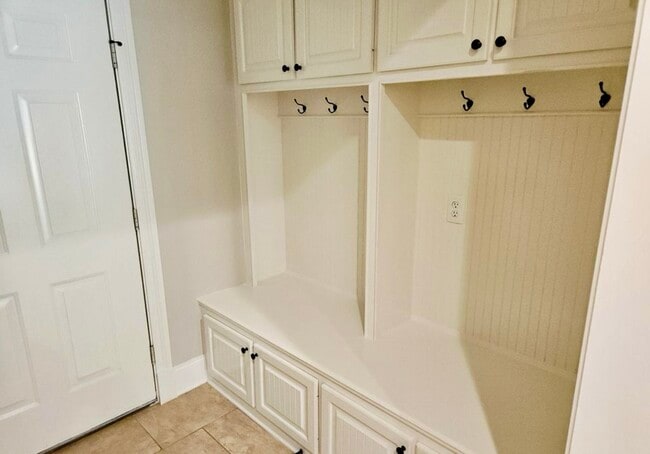 Photo - 119 Hemlock Ln