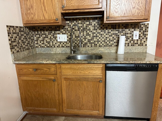 Building Photo - 2837 Cambridge Dr Rental