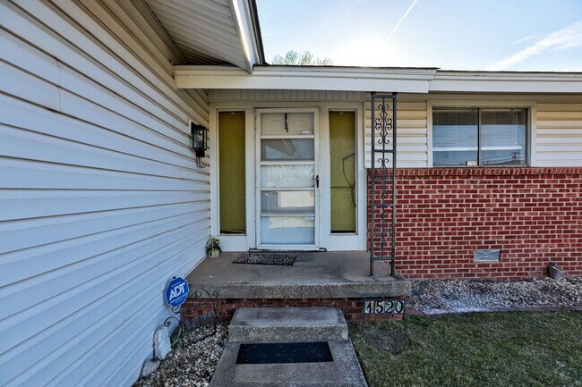 Photo - 1520 Brookdale Dr