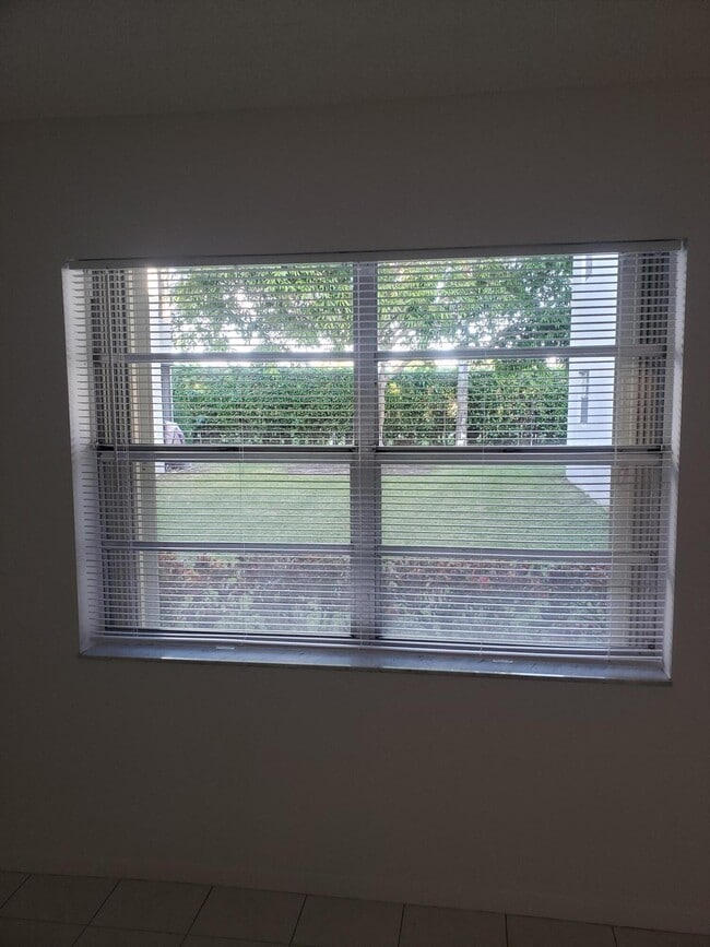 Photo - 688 Burgundy L