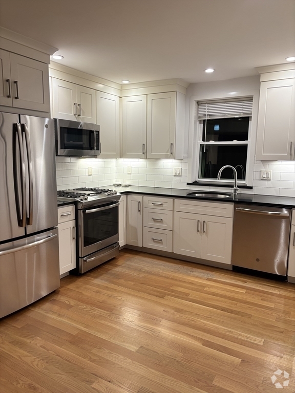 Building Photo - 409 Shirley St Unit #2 Rental