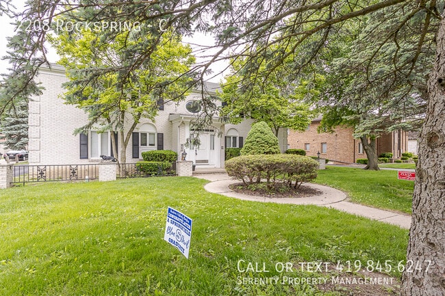 Building Photo - 2208 Rockspring-C Unit C