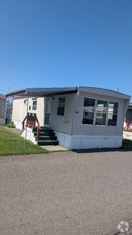 Building Photo - 22600 Middlebelt Rd Rental