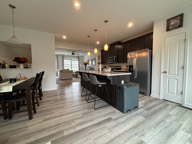 Photo - 513 Turquoise Ln