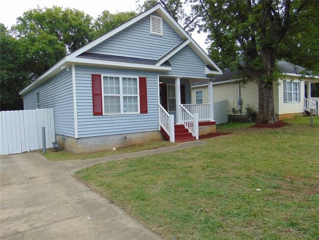 Photo - 645 Ell St