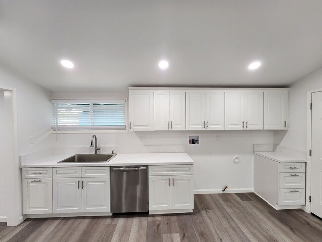 Building Photo - Ferndale 4 bedroom 2 bathroom Rental