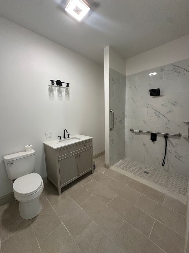 531 Smith St Unit 103