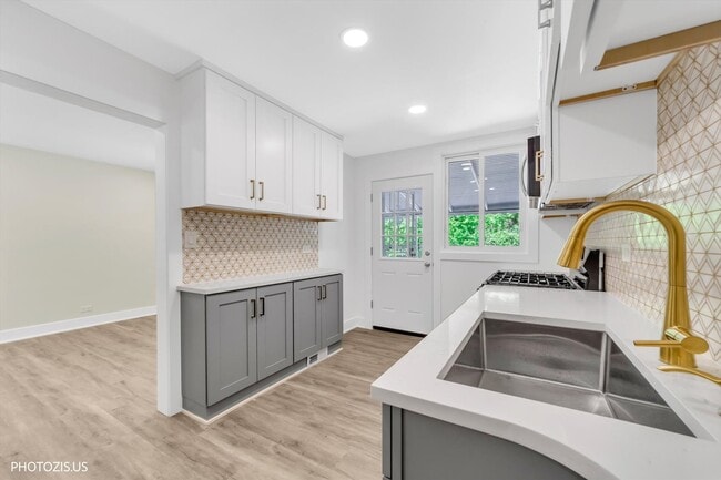 Photo - 803 Brummel St