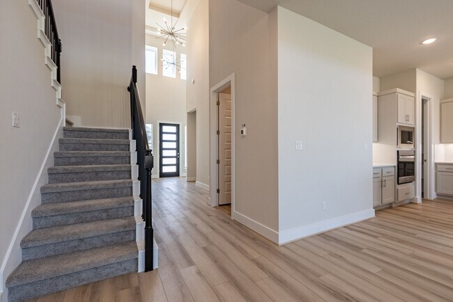 Photo - Beautiful Newly Built 4 bedroom, 4.5 bathroom home in Pflugerville!!!