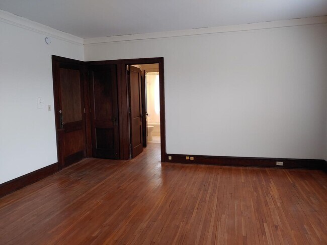 Photo - 1435 West 31st St